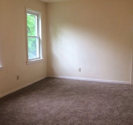 4th image of 1611 Charleston Ave #B