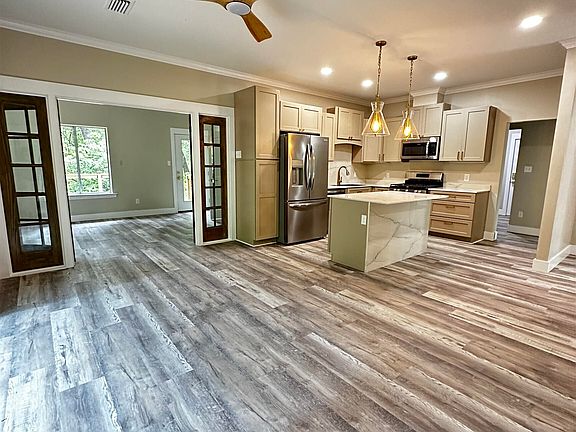 5th image of 151 Fairwood Blvd