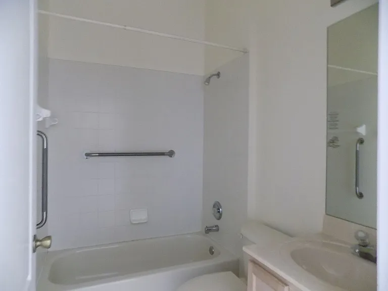102 Carnival Dr — Photo 6