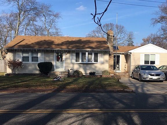 5th image of 615 E Arverne Ave