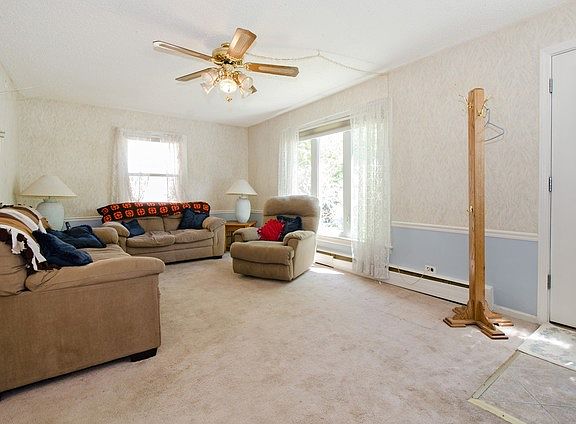 2nd image of 1304 Evergreen Ave