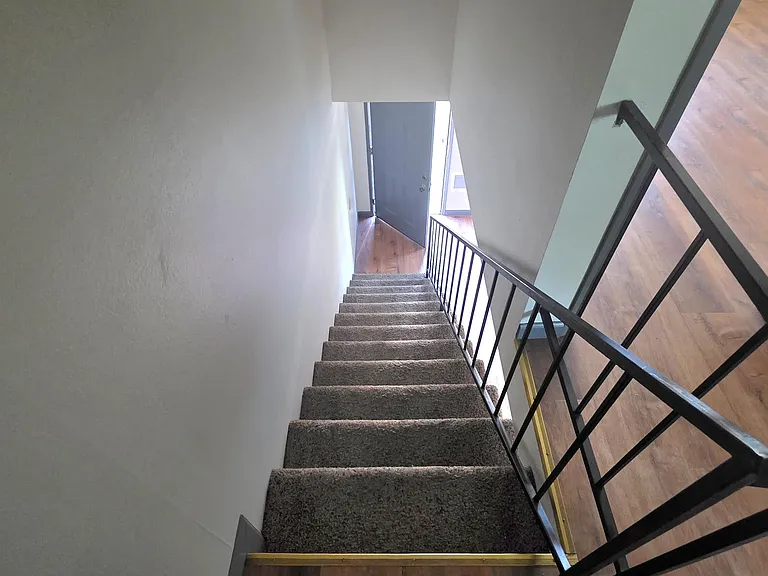 121 NE Fern Pl #1 — Photo 10