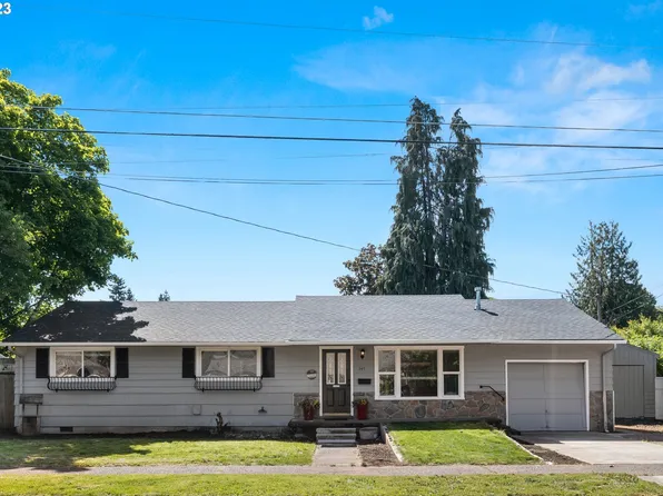 345 W Hereford St, Gladstone, OR 97027