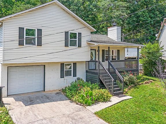 2nd image of 6823 Silent Brook Ln