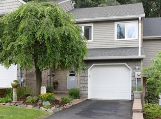 63 Continental Rd, Morris Plains, NJ 07950