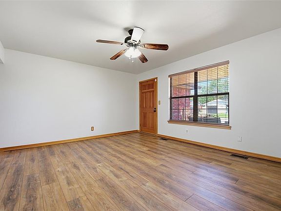5th image of 110 Utah Ave