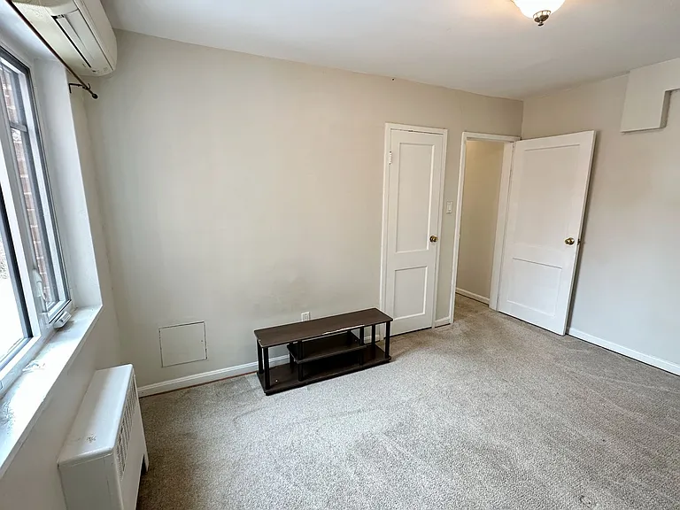 10413 Montrose Ave #201 — Photo 9