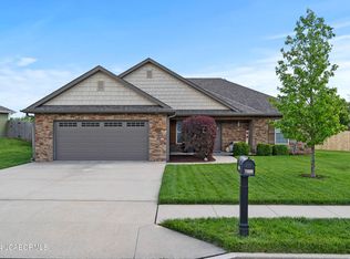 7650 W Golden Willow Dr, Columbia, MO 65202