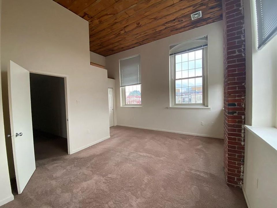 1st image of 2629 Brown St APT 121