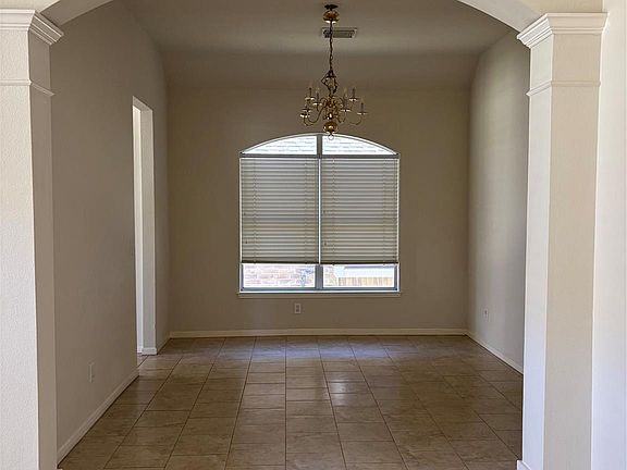 5th image of 19610 Chestnut Brook Ct
