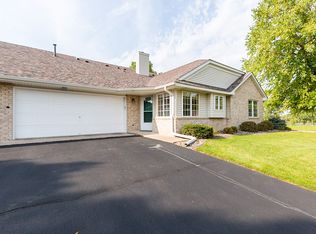 4443 Bay Ln, White Bear Lake, MN 55110