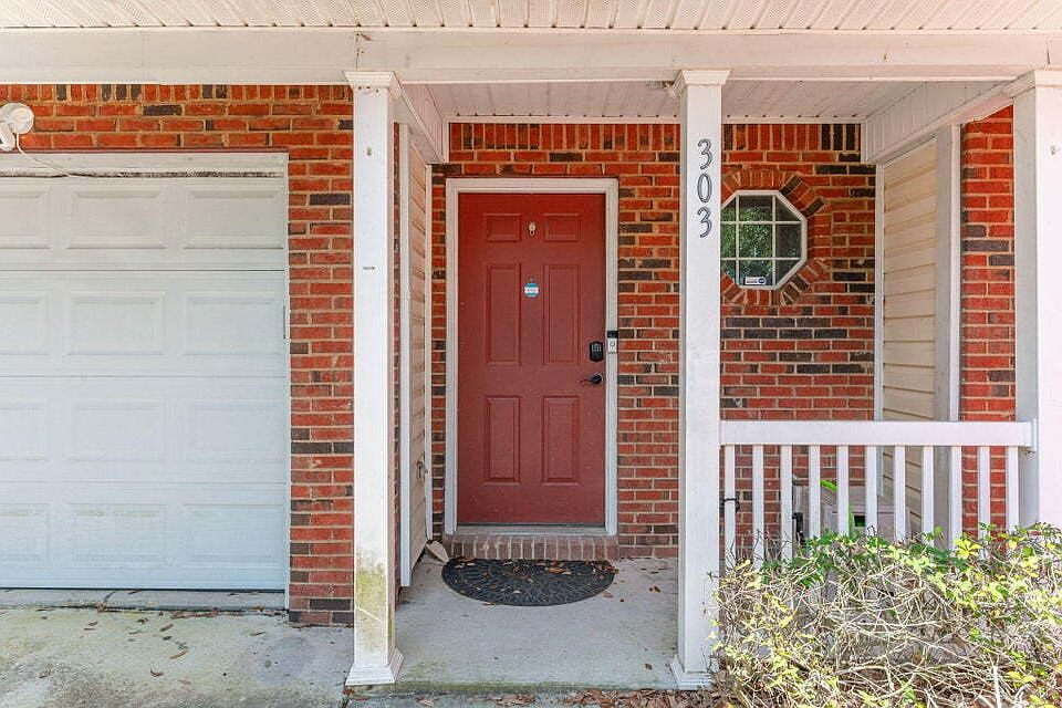 1st image of 303 Crooked Pine Trl