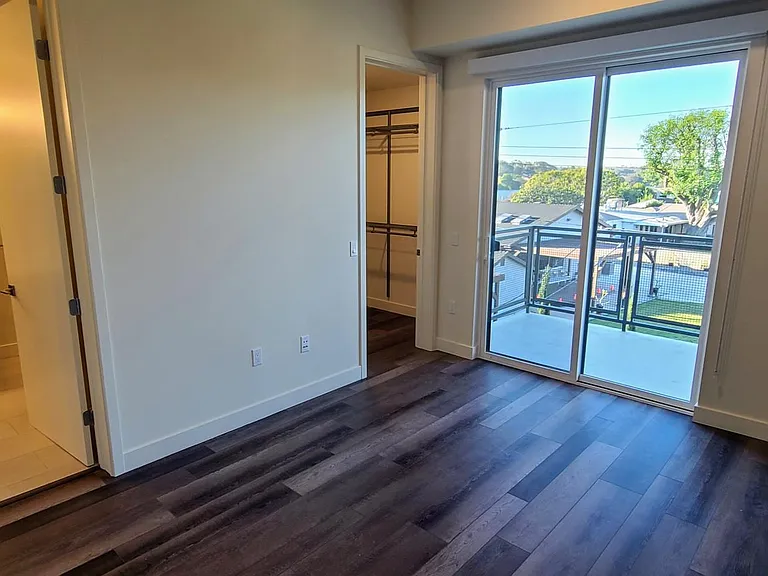 4965 S Centinela Ave #208 — Photo 5