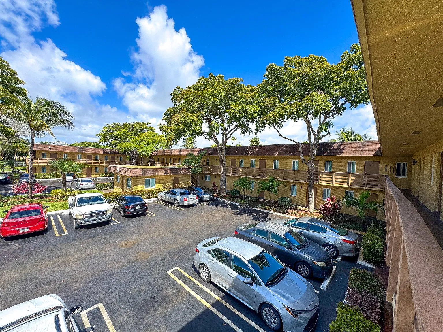 1 bed, 1.0 bath, 500 sqft, $1,550 — Photo 2