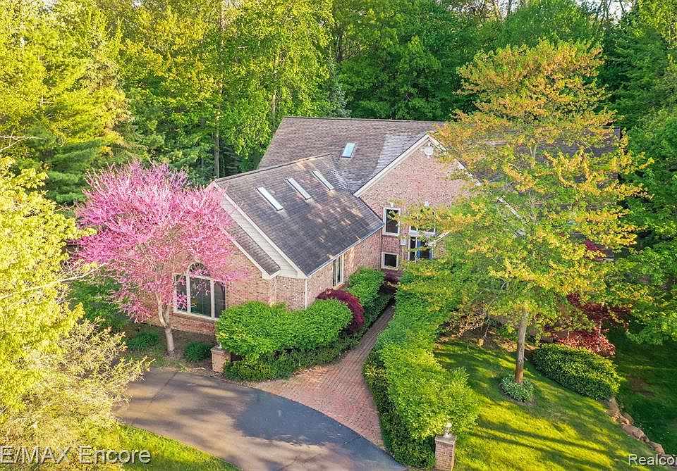 10190 Creekwood Trl, Davisburg, MI 48350 Zillow
