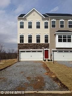 3rd image of 10381 Lantern Ln