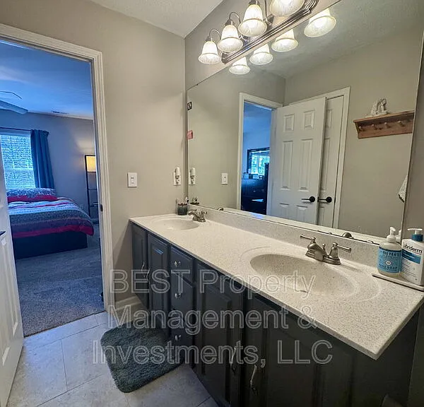 8130 Kings Creek Dr — Photo 28