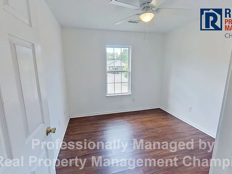 4252 Sunglow Dr — Photo 13