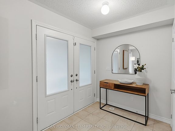 3rd image of 14 Cornerside Way