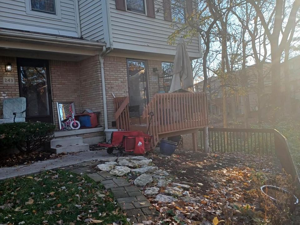 1st image of 241 Foxtrail Pl
