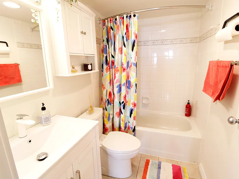 811 Helmcken St #407 — Photo 12