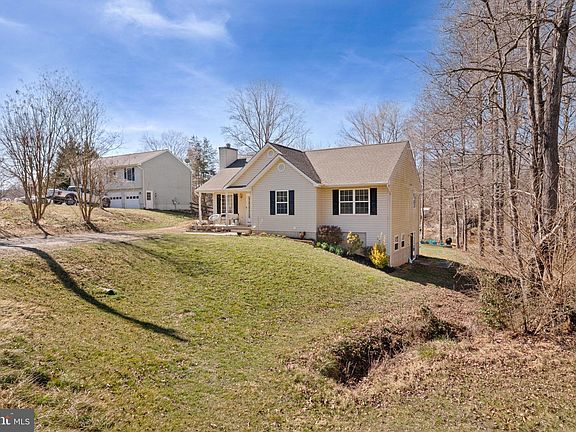 3rd image of 123 Hilda Dr