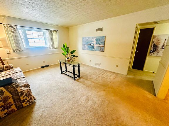 2nd image of 75 Mayflower Dr APT 1