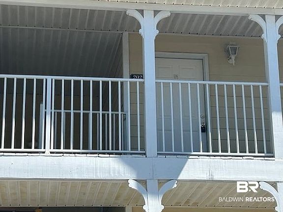4th image of 1485 W Lagoon Ave #202