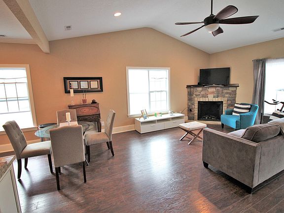 5th image of 1848 Cambria Drive #A