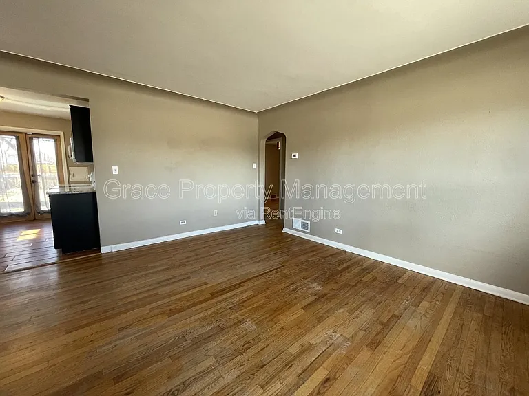 2955 Quebec St — Photo 3