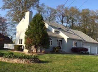 7 Brittney Ln, Warren, RI 02885