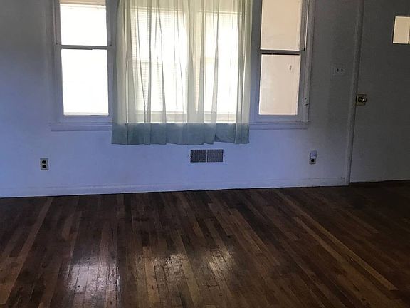 3rd image of 111 W Barnes Ave