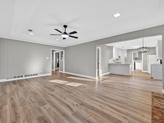 5th image of 2515 Avonhill Dr