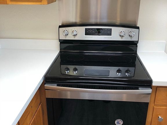 5th image of 304 Richmond Dr #3