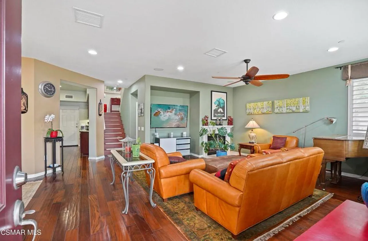 3 bed, 1914 sqft, $3,850 — Photo 4