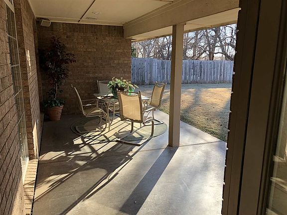2nd image of 3722 Willow Lake Ln