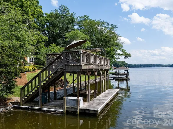 24756 Strand Dr, Albemarle, NC 28001