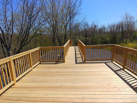 16x16 Rooftop Deck overlooks the Salmon Falls River