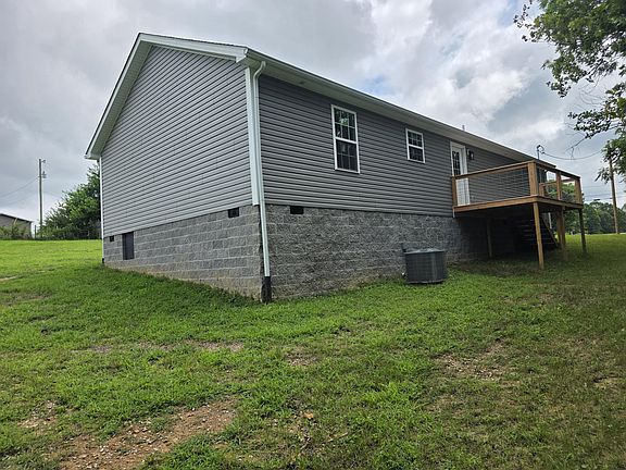 3rd image of 315 Hawk Creek Rd
