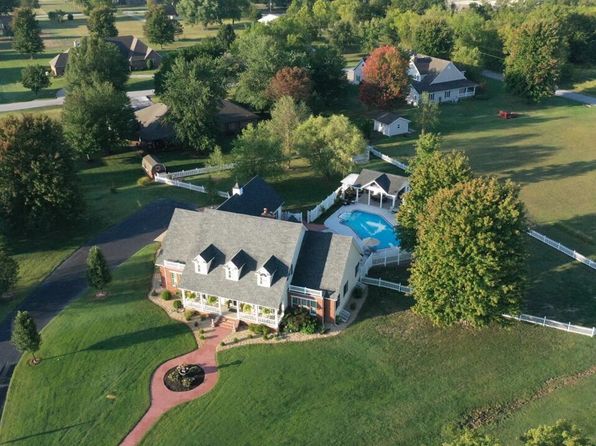 2012 Beau Dr, Carthage, MO 64836