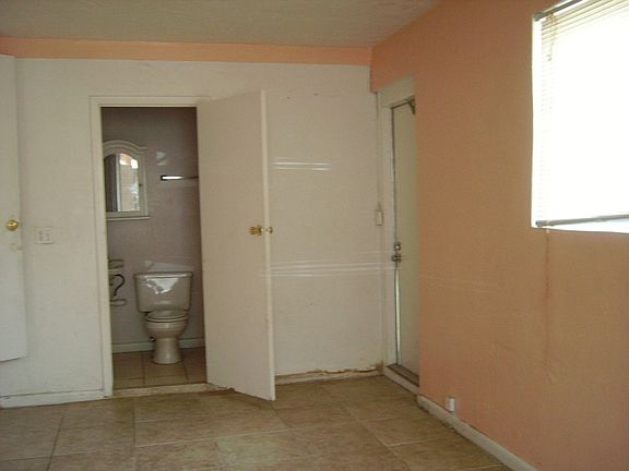 3rd bdr 2nd Bath w/ shower