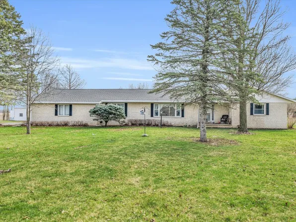 1056 County Road 2300 E, Sidney, IL 61877