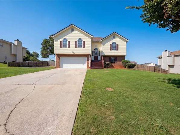 5355 Queen Ester Ct, Ellenwood, GA 30294