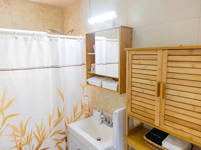 2028 Bridgeman Dr — Photo 10