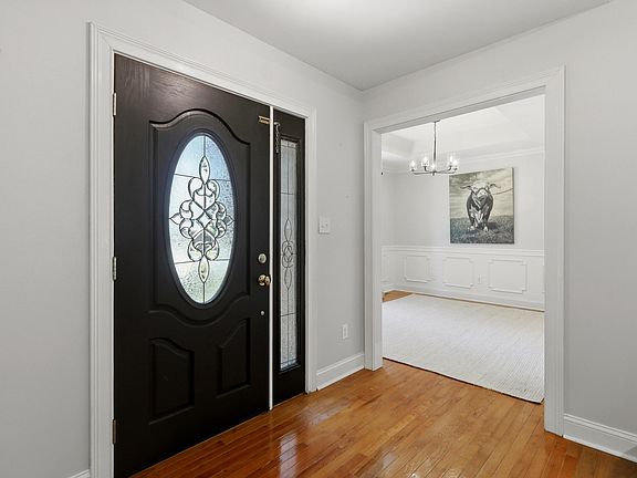 4th image of 164 Central Park Ave