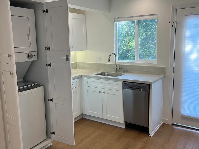 6324 Longview Ave — Photo 4
