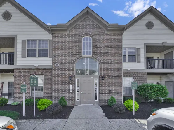 756 Hidden Springs Dr, Lewis Center, OH 43035