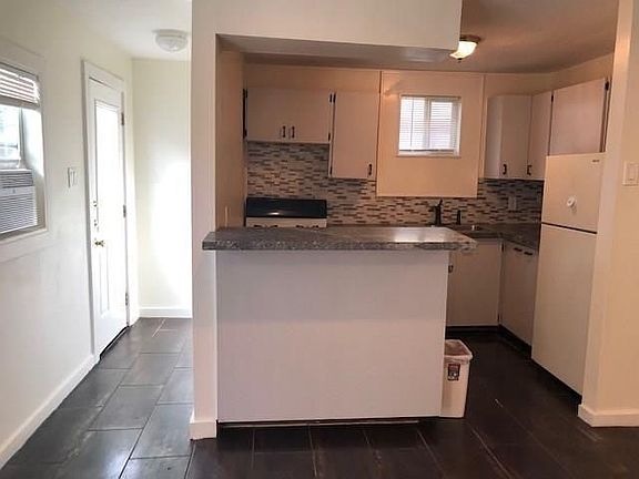 3rd image of 2503 1/2 Park St