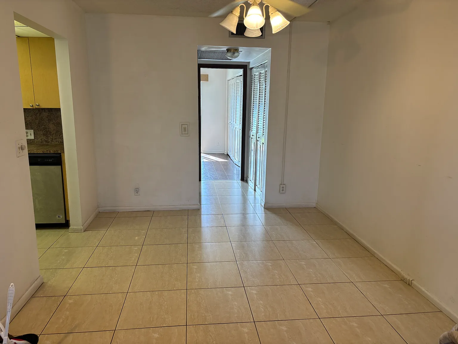 143 Mansfield Dr — Photo 3