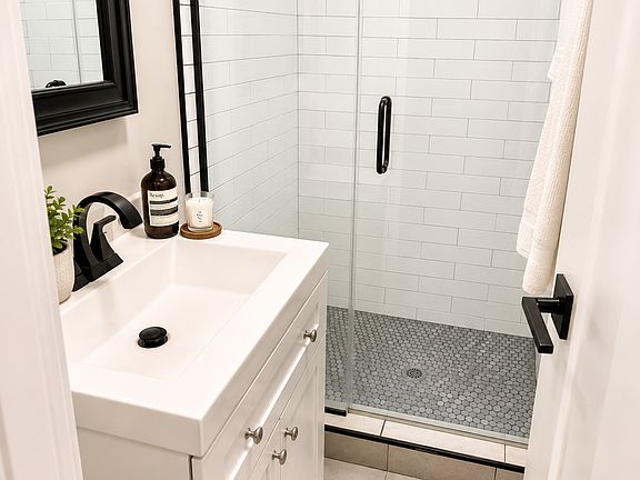 5th image of 2525 N Orchard St APT 2S